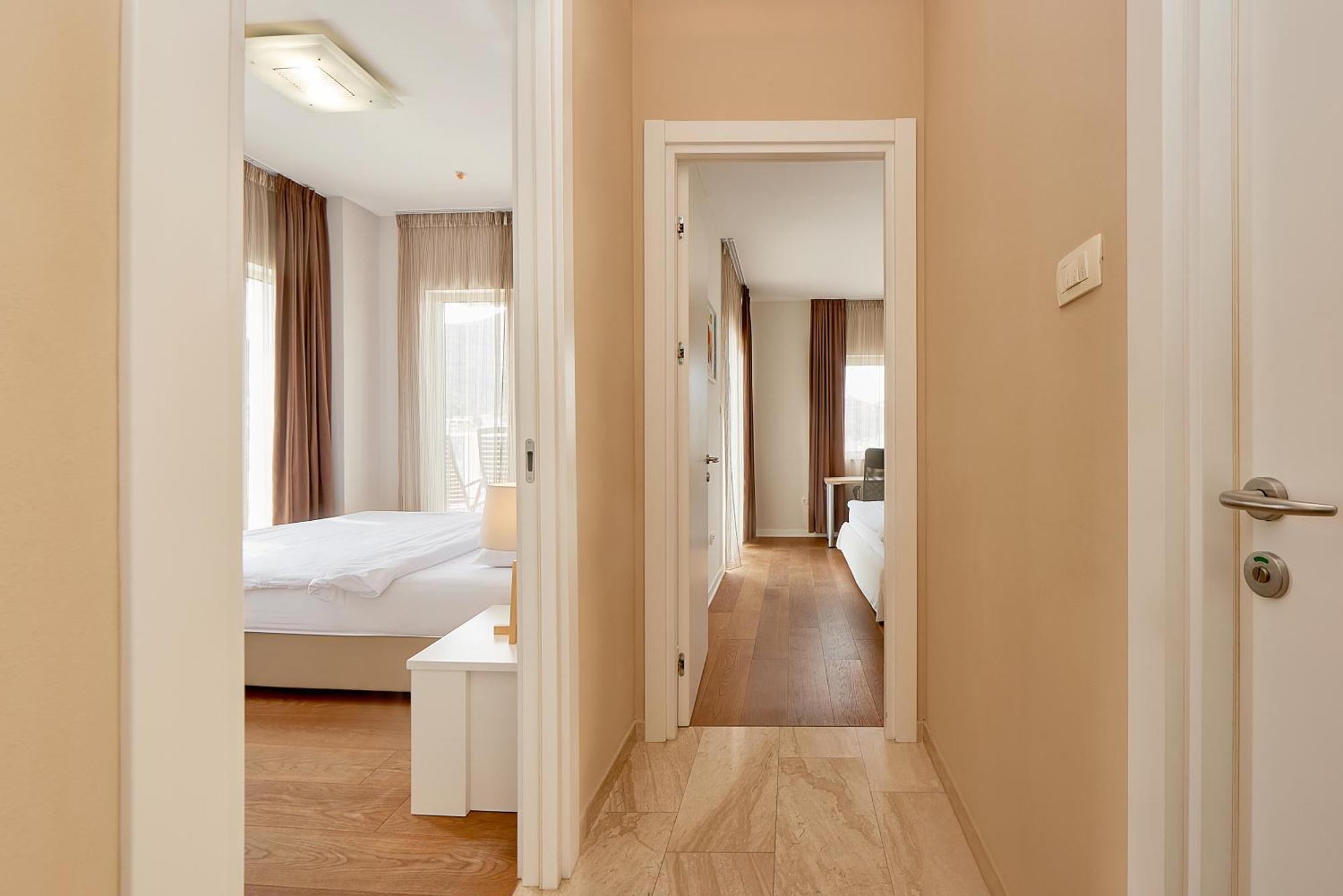 Lux Sunrior Apartament *